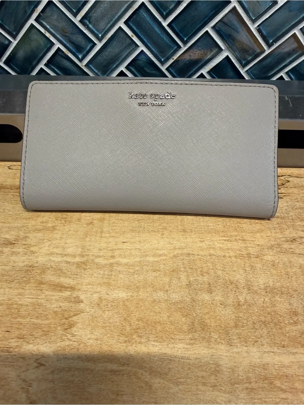 Kate Spade New York Gray Saffiano Leather Continental Wallet